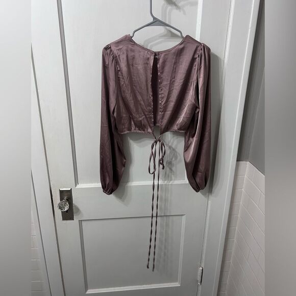 Le Lis Mauve Satin Tie-Back Blouse - Picture 3 of 3